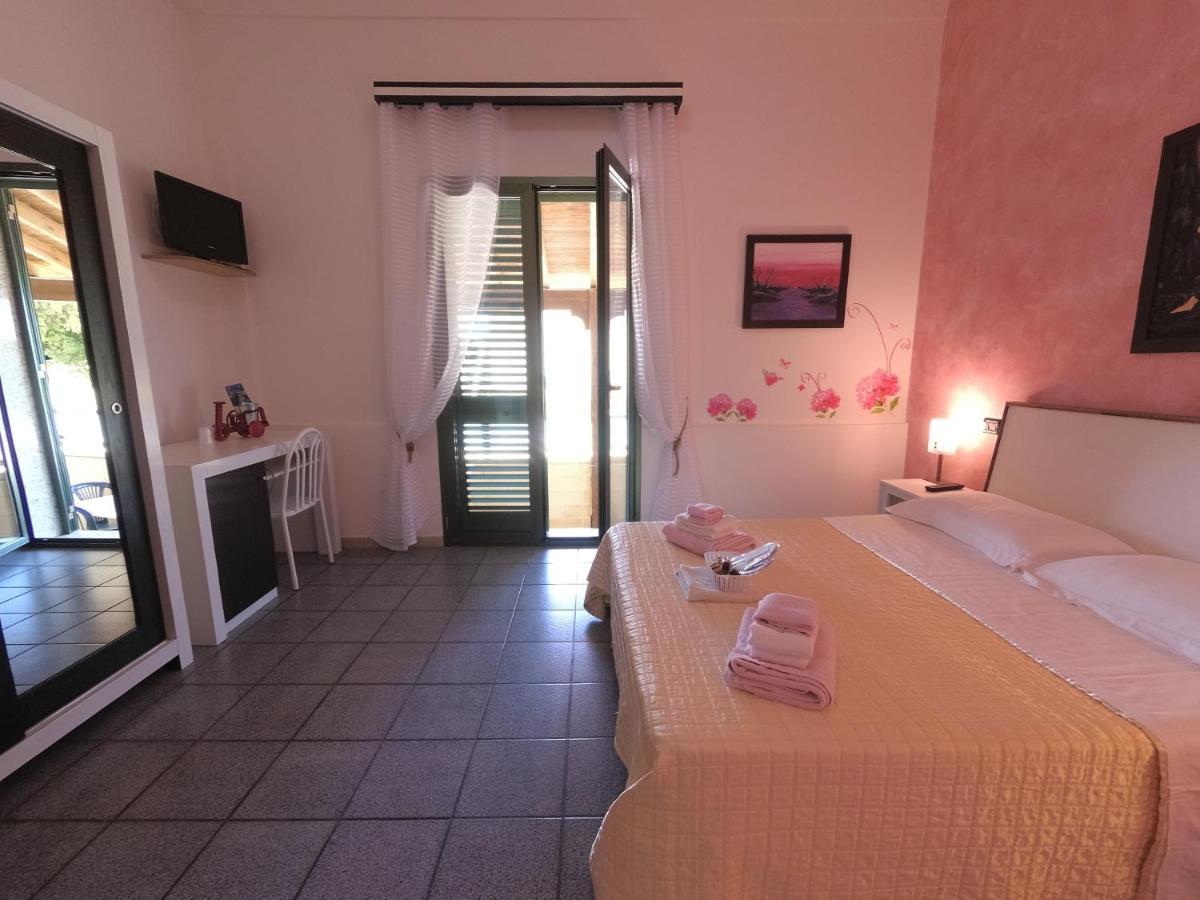 Hotel Alba Chiara Sant'Andrea Salento Ngoại thất bức ảnh