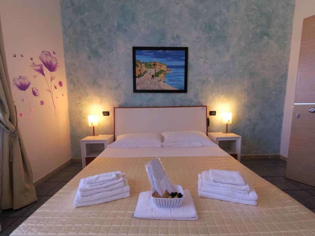 Hotel Alba Chiara Sant'Andrea Salento Ngoại thất bức ảnh