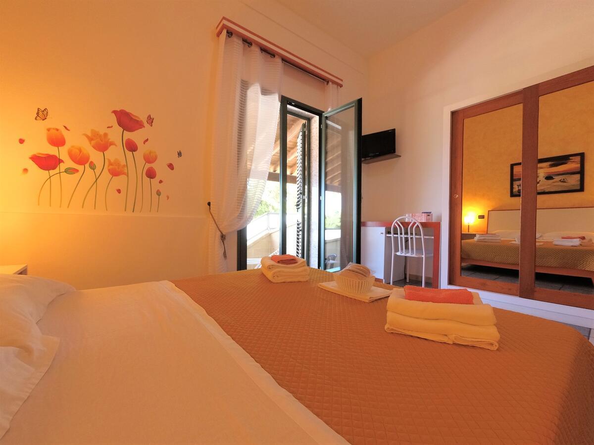 Hotel Alba Chiara Sant'Andrea Salento Ngoại thất bức ảnh