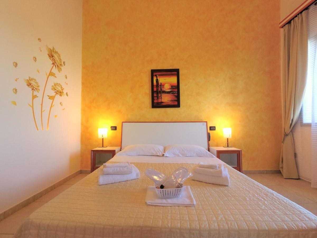 Hotel Alba Chiara Sant'Andrea Salento Ngoại thất bức ảnh
